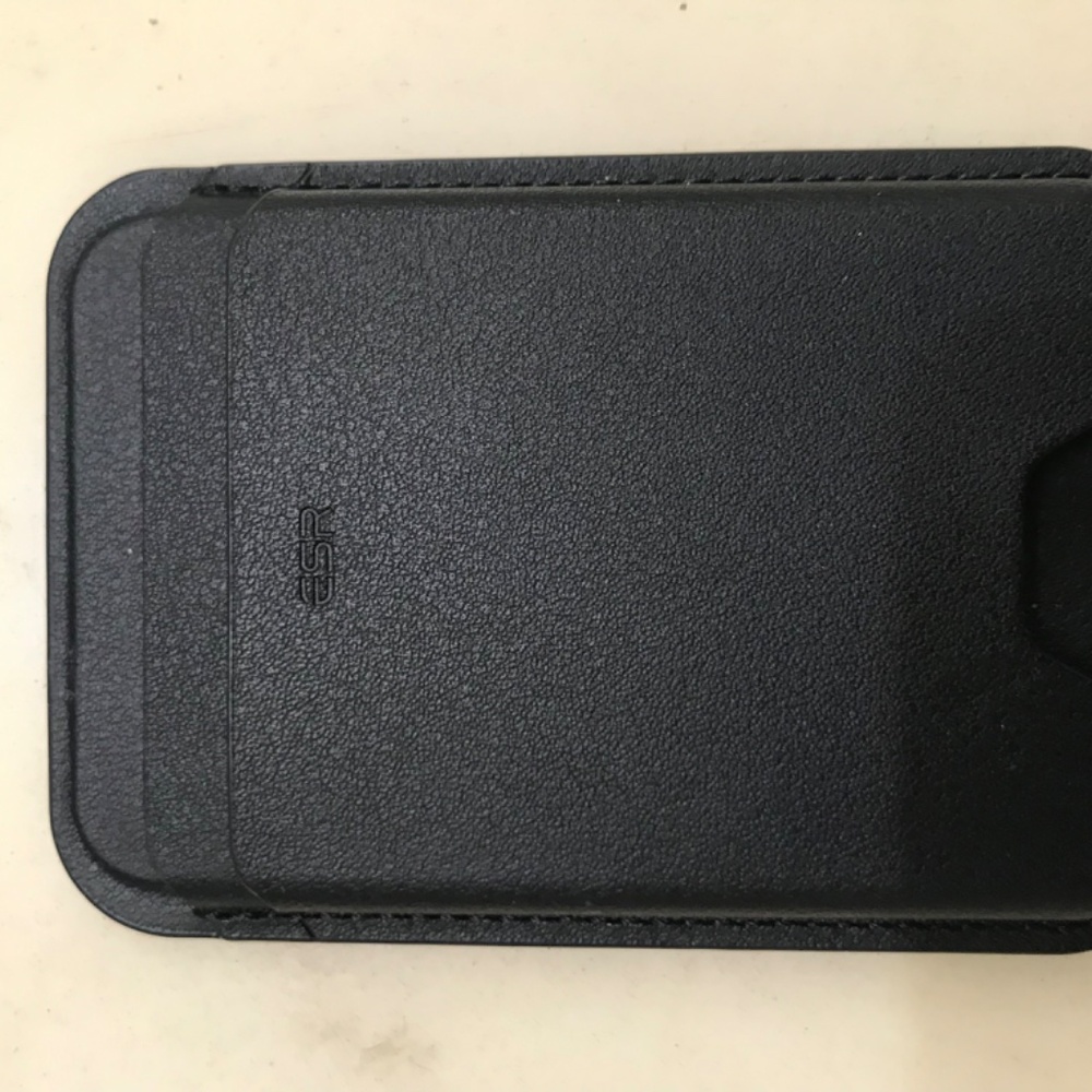 ESR Magnetic Wallet - Picture 5 of 5